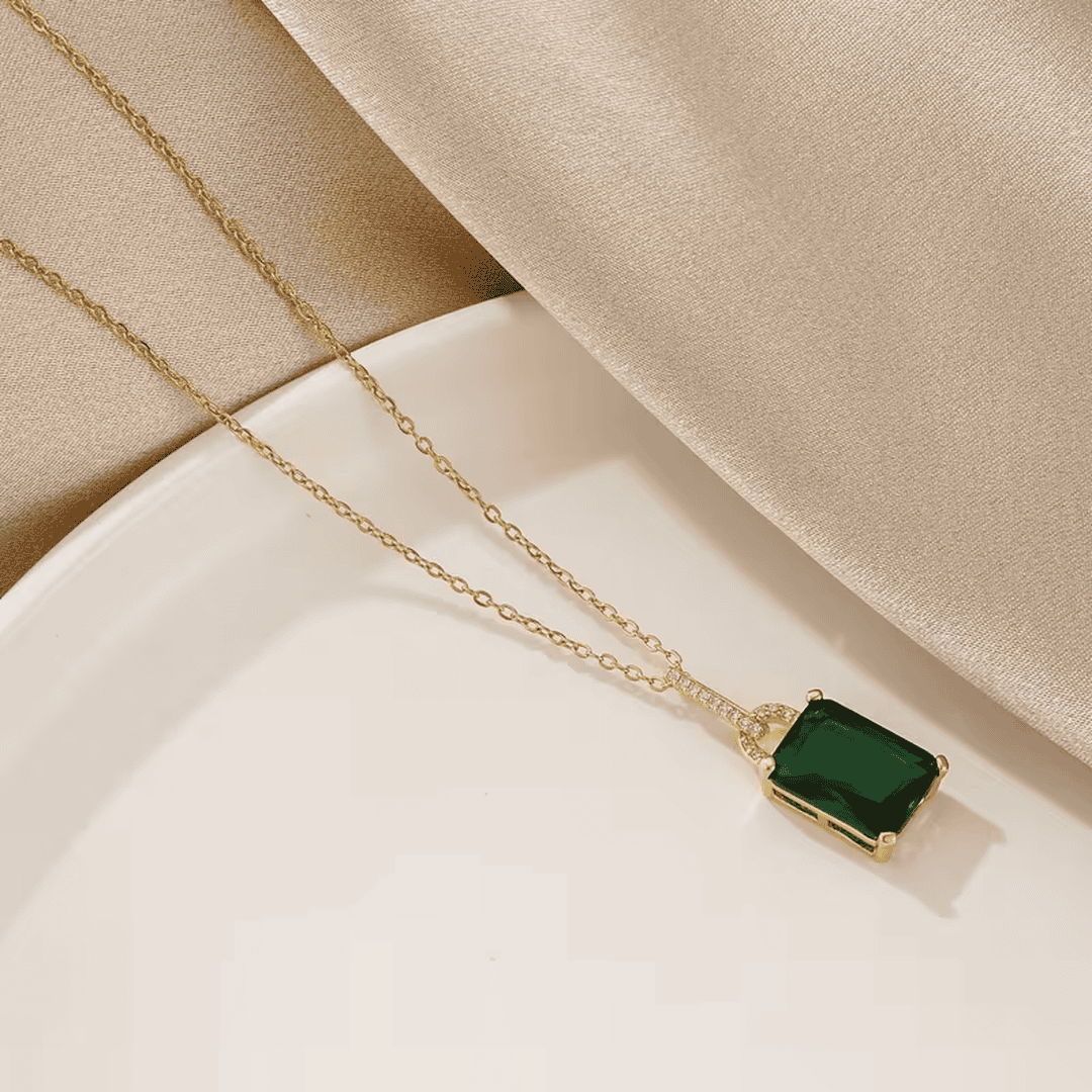 Λαμπερό Κολιέ από Σμαράγδι